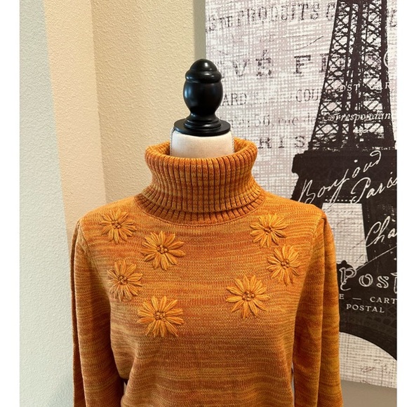 🧡🍁🌻Beautiful MOTF turtleneck sweater with embroidered flowers. 🧡💛 - Picture 3 of 10